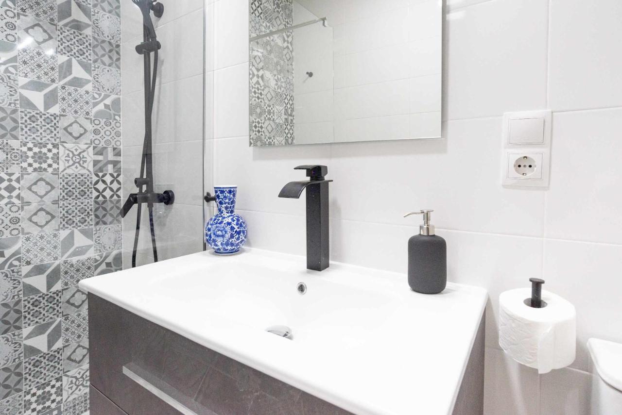Vialia Suites Cinema Málaga Buitenkant foto